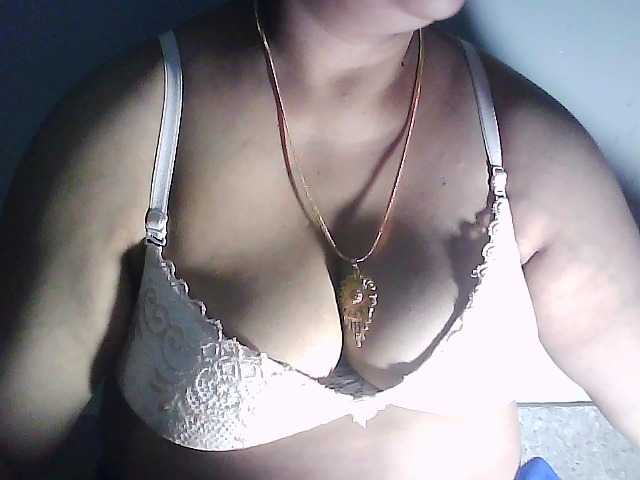 sexycharu live cam on BongaCams