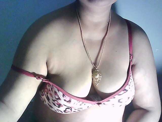 sexycharu — live female cam