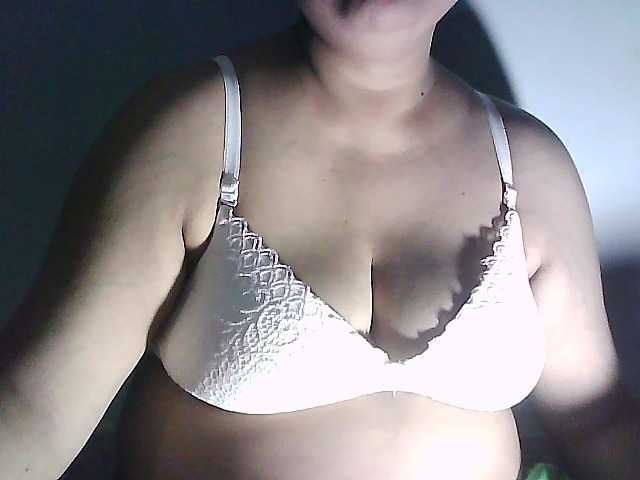 sexycharu live cam on BongaCams