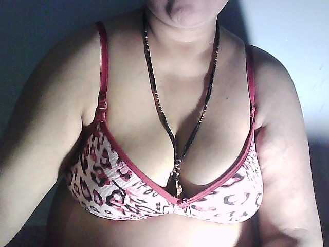 sexycharu live cam on BongaCams