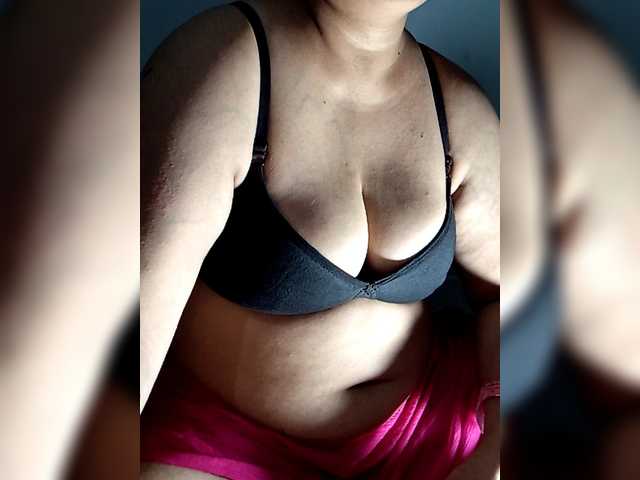sexycharu live webcam show