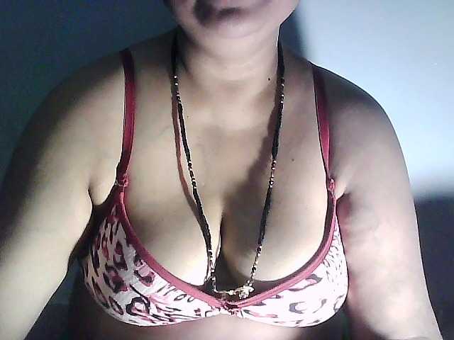 sexycharu live cam on BongaCams