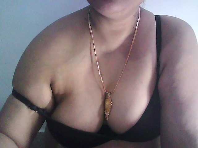 sexycharu live cam on BongaCams