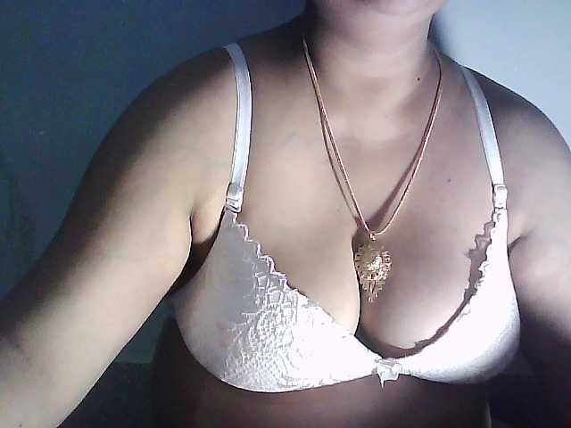 sexycharu live cam on BongaCams