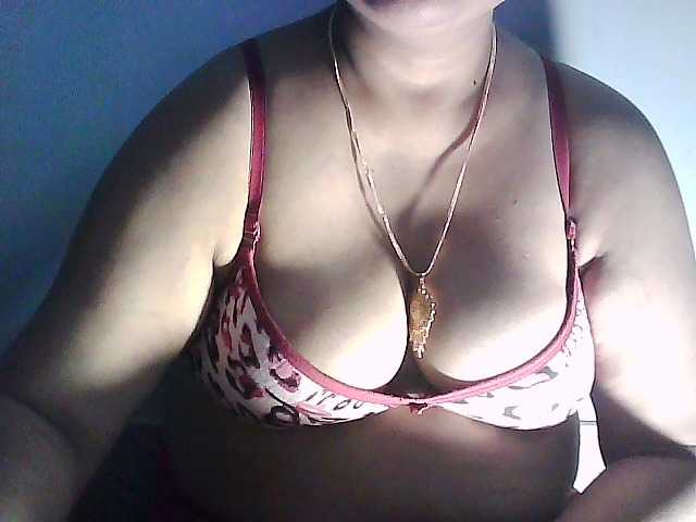 sexycharu live cam on BongaCams