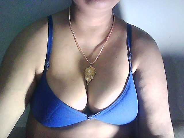 sexycharu live cam on BongaCams
