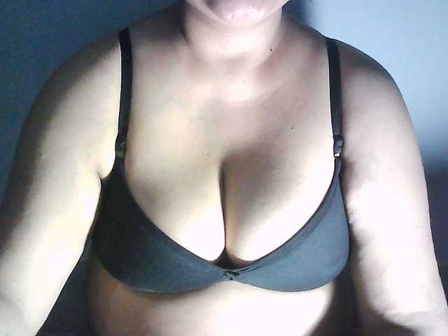 sexycharu live cam on BongaCams