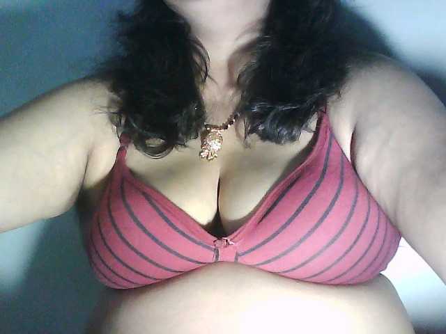 sexycharu live cam on BongaCams
