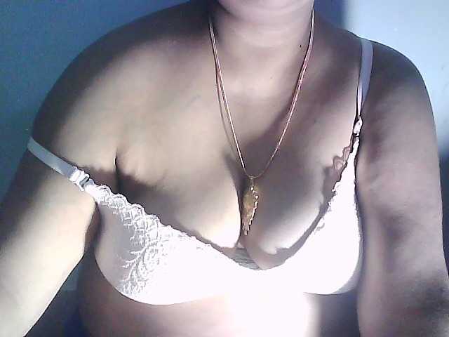sexycharu live cam on BongaCams
