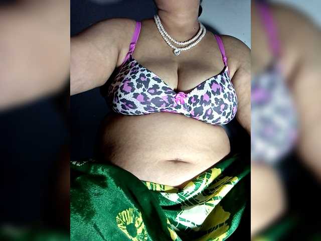 sexycharu live cam on BongaCams