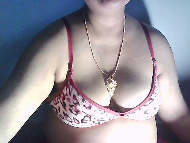 sexycharu live cam on BongaCams