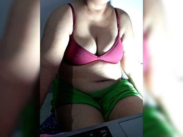 sexycharu live cam on BongaCams