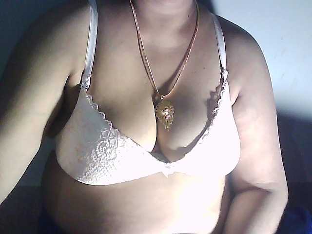 sexycharu live cam on BongaCams