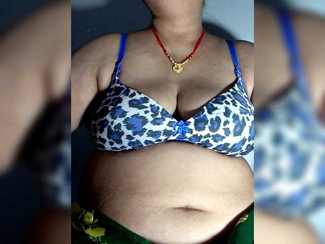 sexycharu live cam on BongaCams