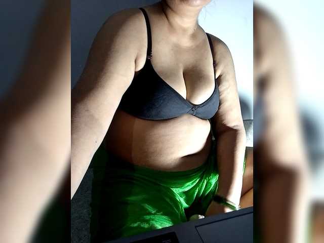 sexycharu live cam on BongaCams