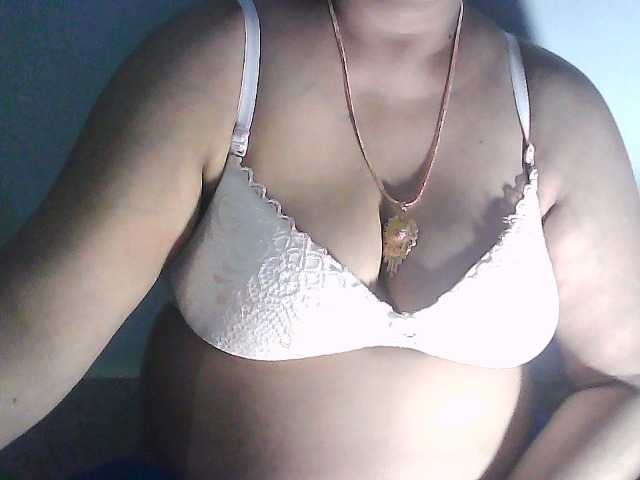 sexycharu live cam on BongaCams
