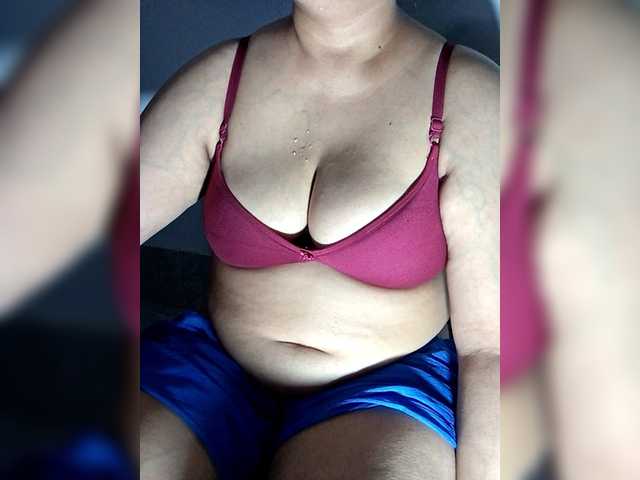 sexycharu live cam on BongaCams
