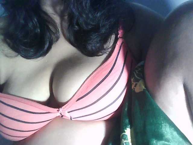 sexycharu live cam on BongaCams