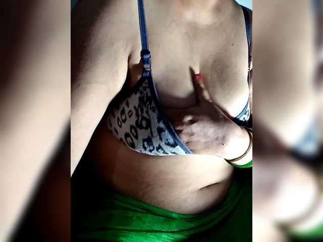 sexycharu live cam on BongaCams