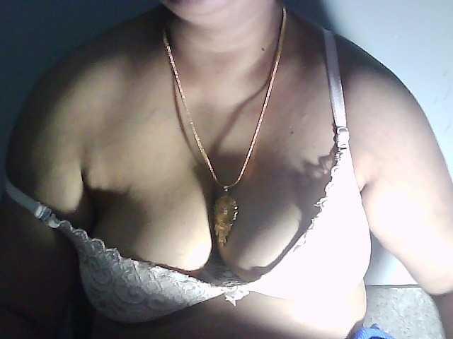 sexycharu live cam on BongaCams