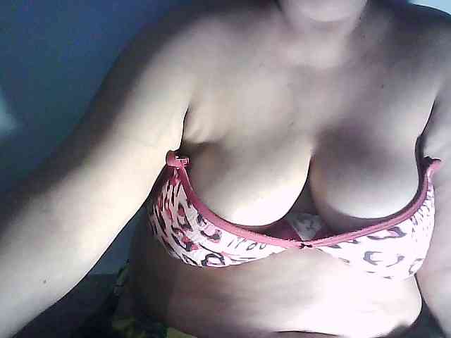 sexycharu webcam