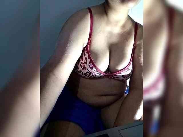 sexycharu webcam
