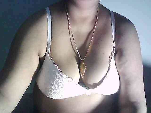sexycharu webcam