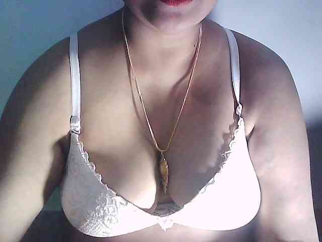 sexycharu webcam