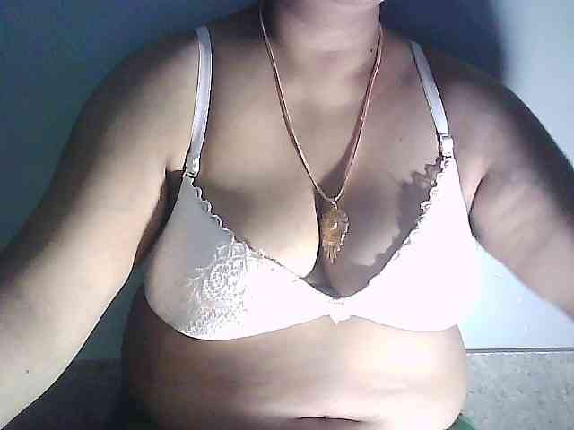 sexycharu webcam