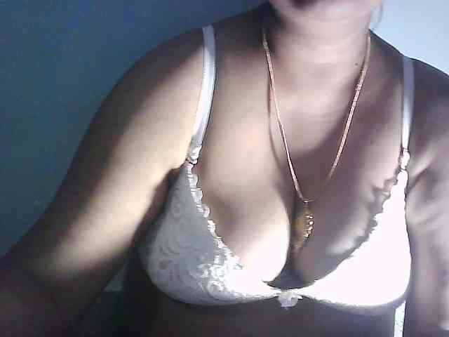 sexycharu webcam
