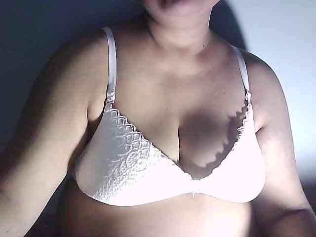 sexycharu webcam