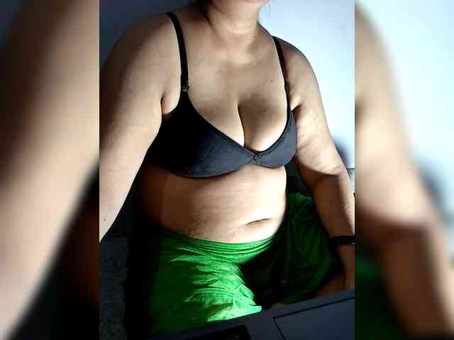 sexycharu webcam