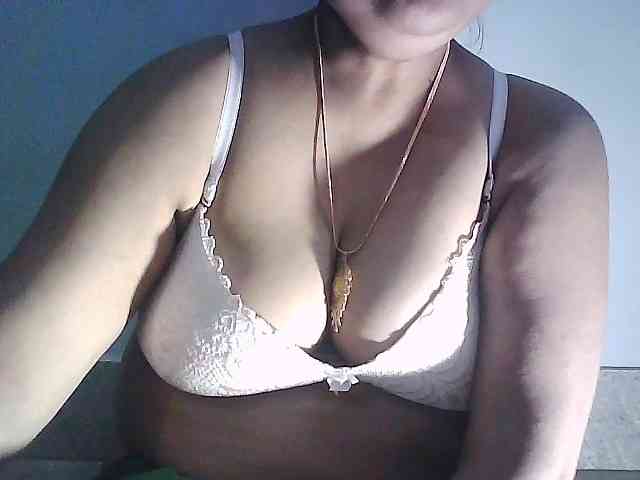sexycharu webcam