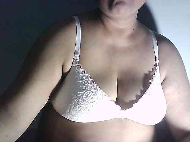 sexycharu webcam
