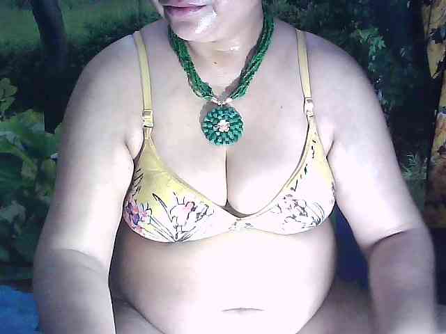 sexycharu webcam