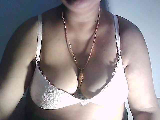 sexycharu webcam