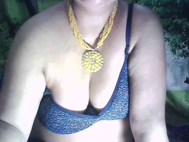 sexycharu webcam