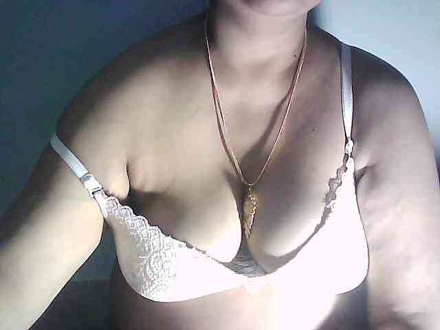 sexycharu webcam