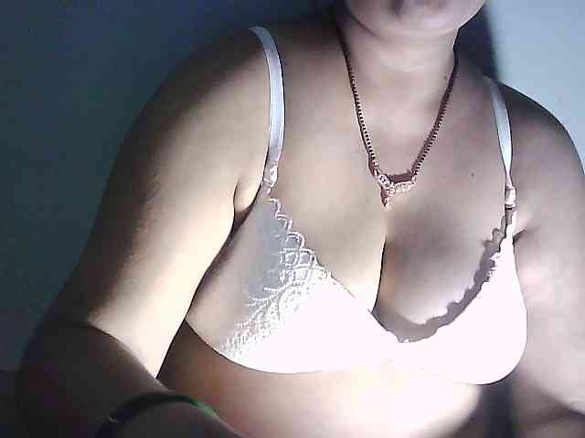 sexycharu webcam
