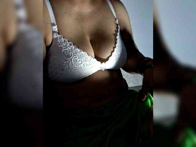 sexycharu webcam