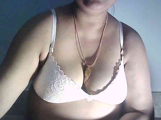 sexycharu webcam