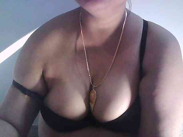 sexycharu webcam