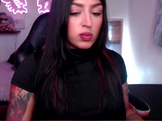 Missdennise live cam on BongaCams