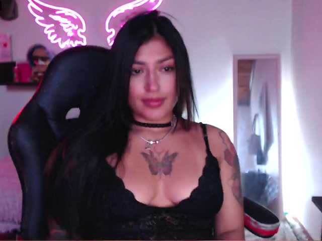 Missdennise live cam on BongaCams