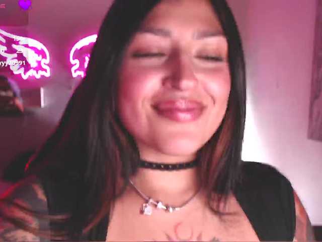 Missdennise live cam on BongaCams