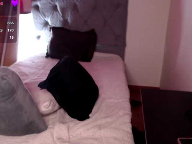 Missdennise live cam on BongaCams