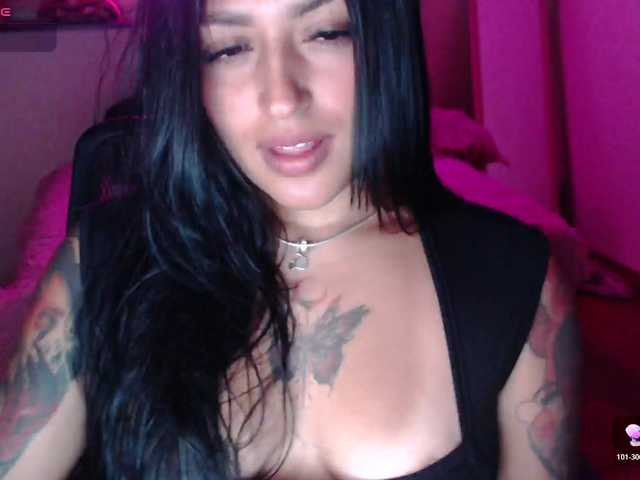 Missdennise live cam on BongaCams
