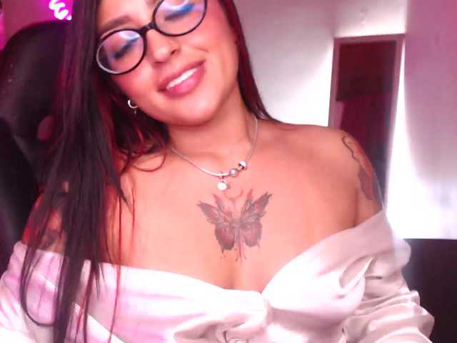 Missdennise live cam on BongaCams