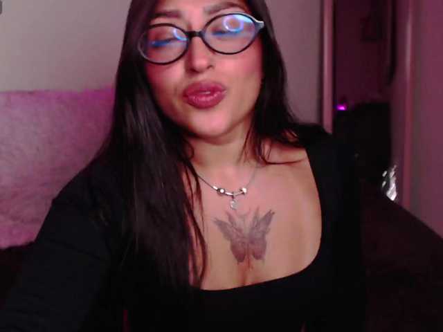 Missdennise live cam on BongaCams