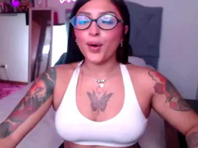 Missdennise live cam on BongaCams